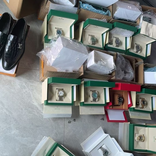 Mens luxury automatic watches comes with box